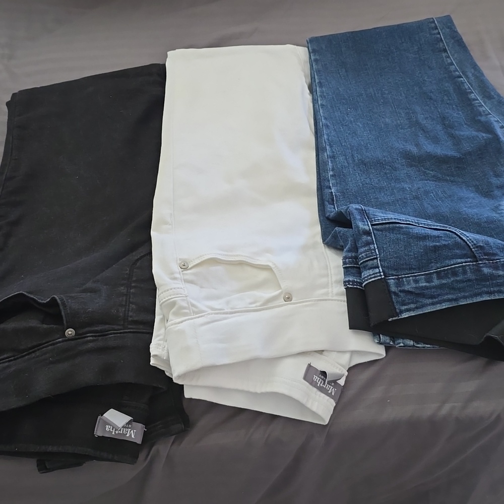 3 Pr Martha Stewart Stretch Denim Black, White, and Blue Pull On Jeans.
